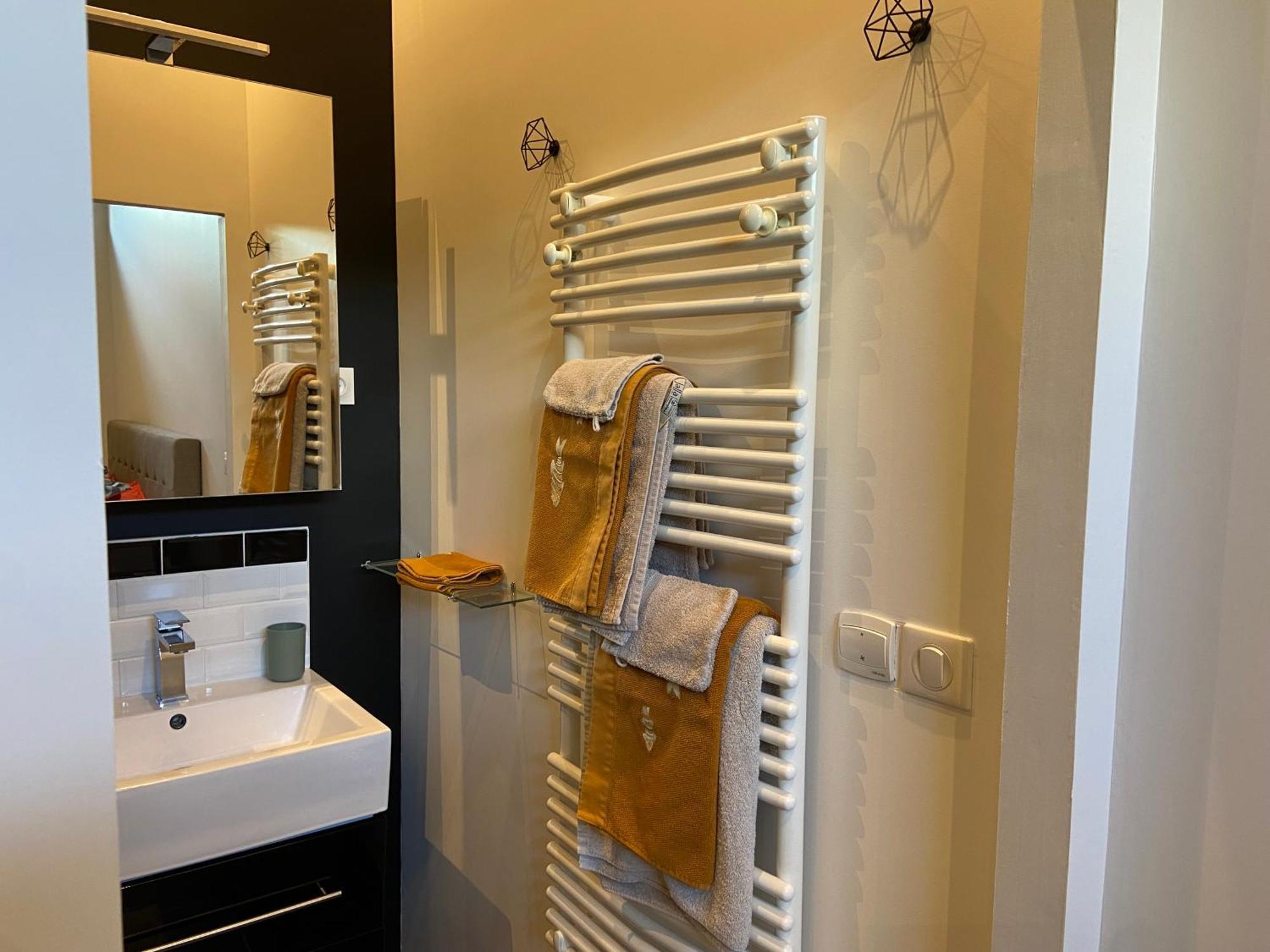 Chambre Tout Confort Avec Commodites Espace Repas Wifi Parking Вимере Екстериор снимка